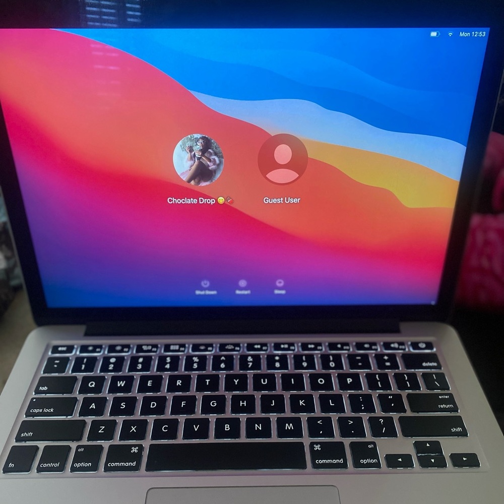 Apple 13 MacBook with charger (accepting offers!)